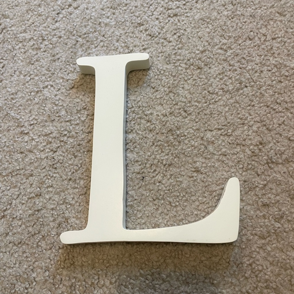 White Decorative Letter 'L'
